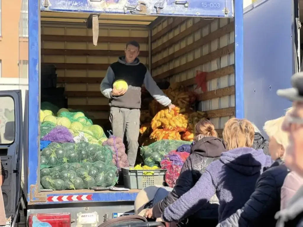 На Прикарпатті фермери представили продукцію на ярмарку «Щедра осінь-2025»