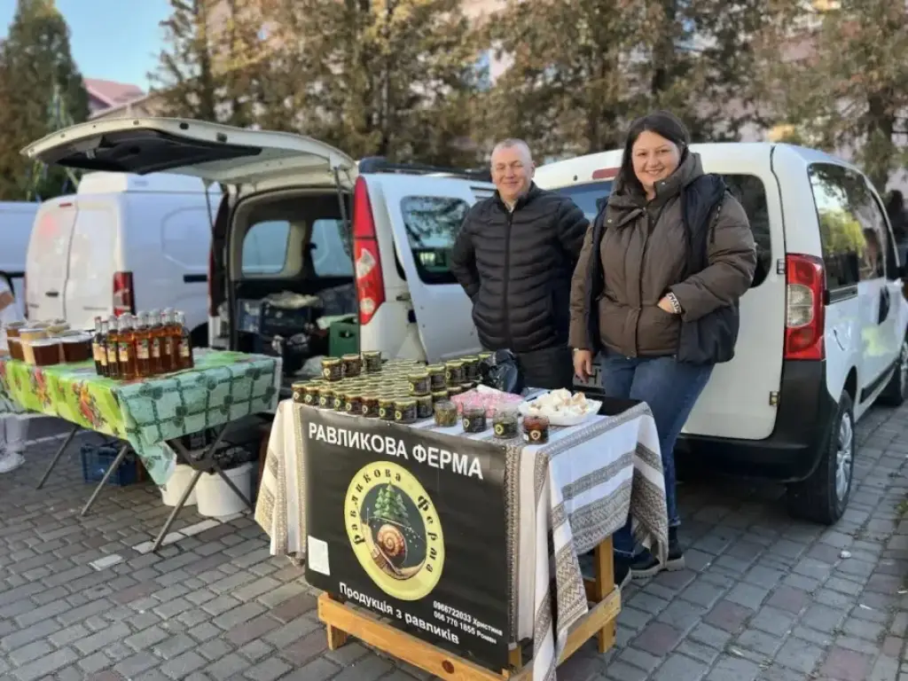 На Прикарпатті фермери представили продукцію на ярмарку «Щедра осінь-2025»