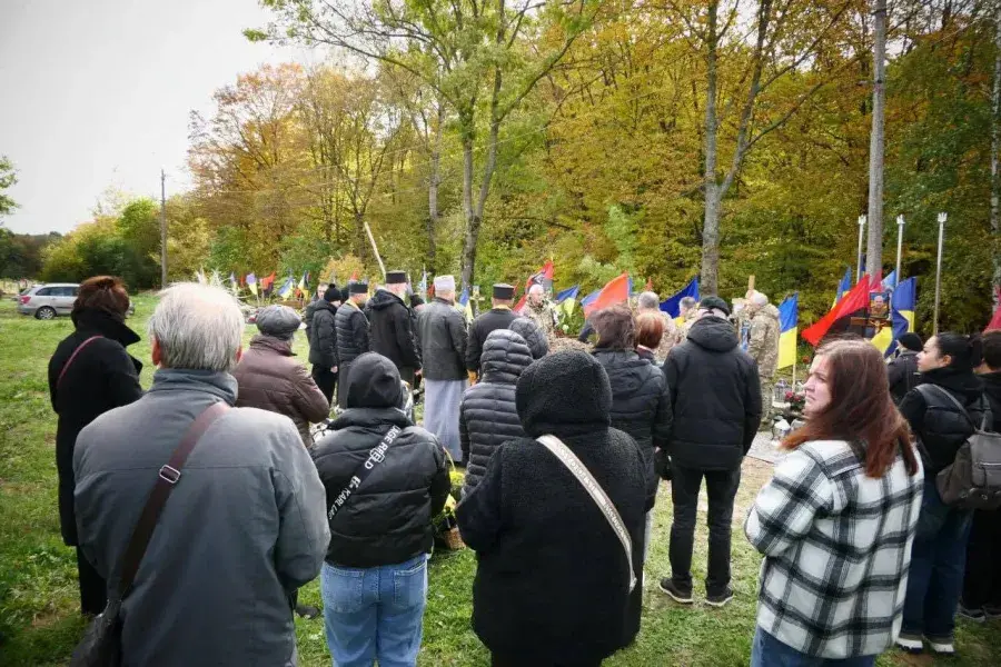 Калуш попрощався з Героєм Вадимом Манюком, який загинув у боях на Донеччині Калуш попрощався з Героєм Вадимом Манюком, який загинув у боях на Донеччині