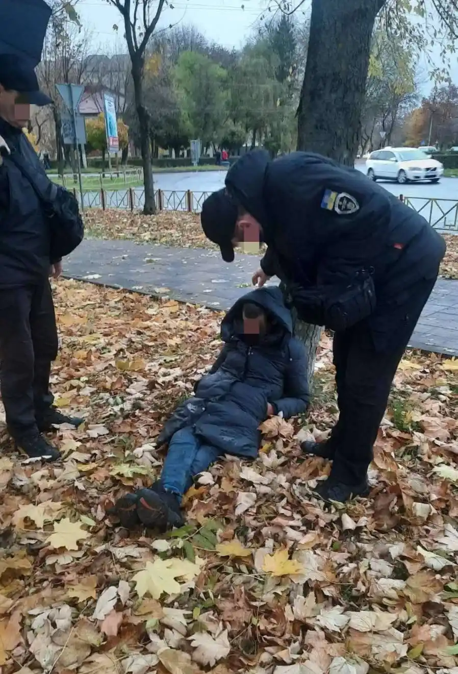 Муніципальні інспектори Калуша знайшли осіб, які викрали дитячий самокат