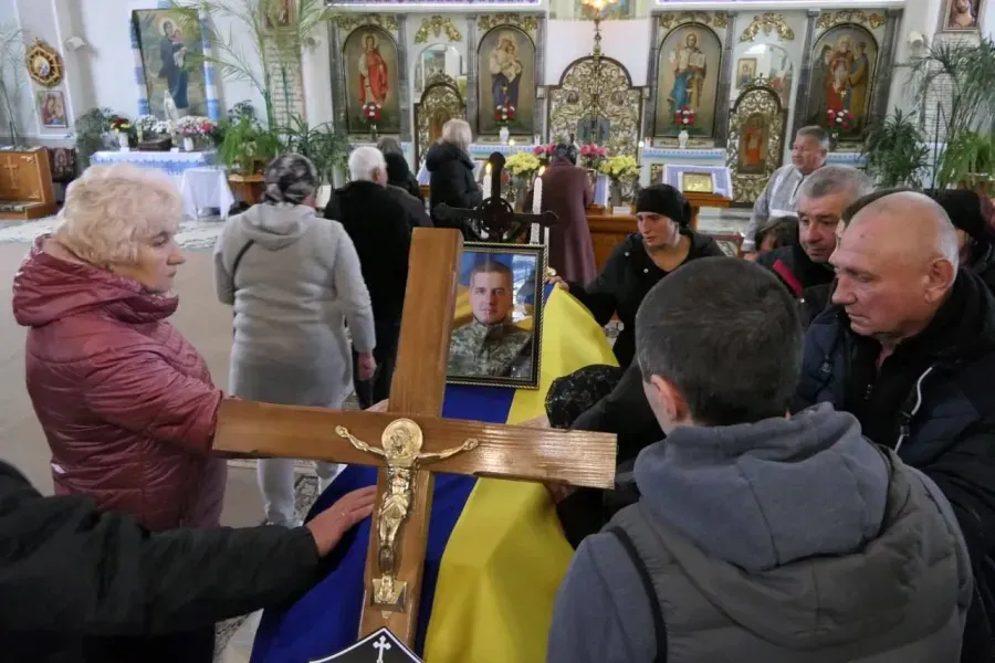 Калуш попрощався із загиблим захисником Андрієм Царевичем Калуш попрощався із загиблим захисником Андрієм Царевичем