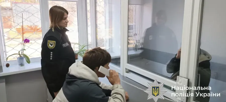 Калуські школярі приміряли роль криміналістів під час екскурсії до поліції