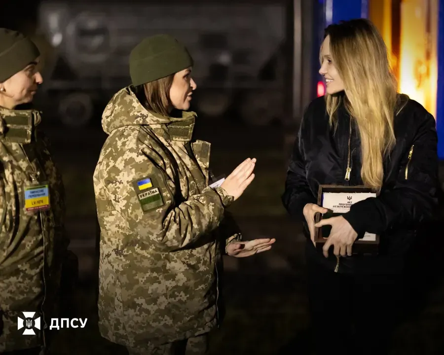 Прикордонники подякували Анджеліні Джолі за її підтримку України Прикордонники подякували Анджеліні Джолі за її підтримку України