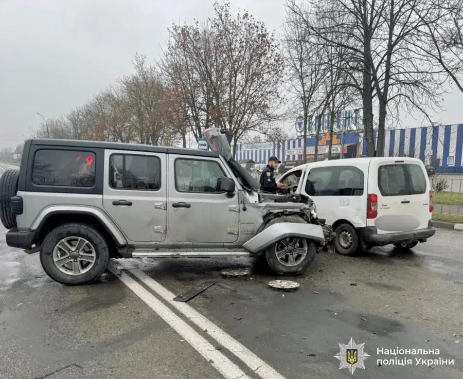 ДТП у Коломиї: зіткнення Citroen і Jeep біля “Епіцентру”