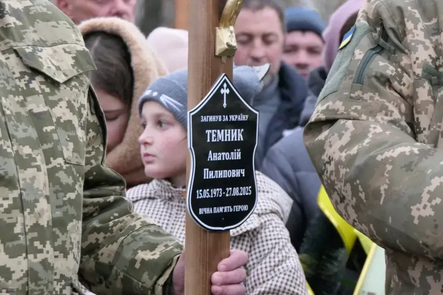 У Боднарові віддали шану полеглому захиснику Анатолію Темнику