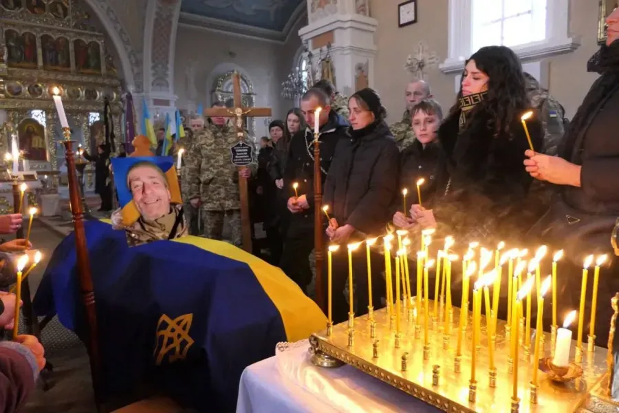 У Боднарові віддали шану полеглому захиснику Анатолію Темнику