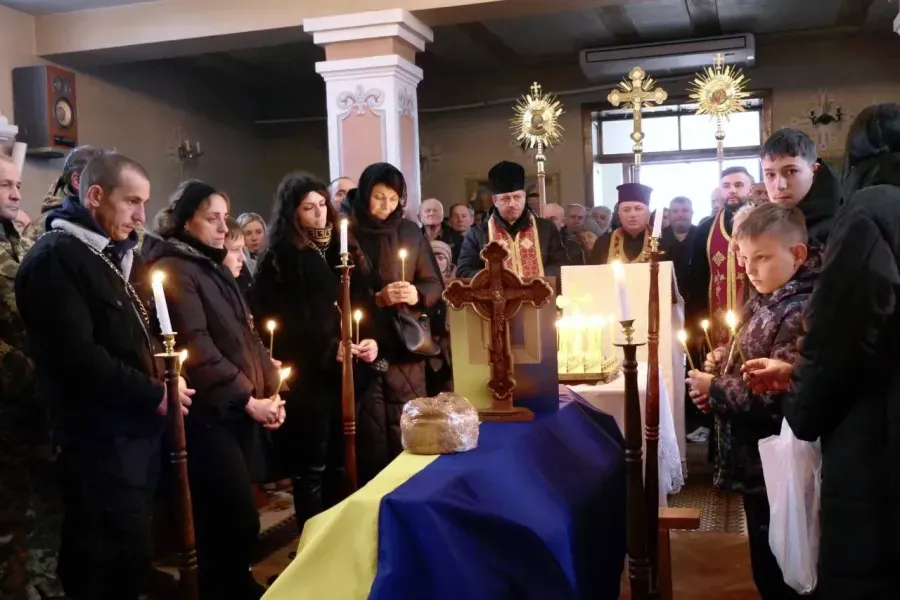 У Боднарові віддали шану полеглому захиснику Анатолію Темнику
