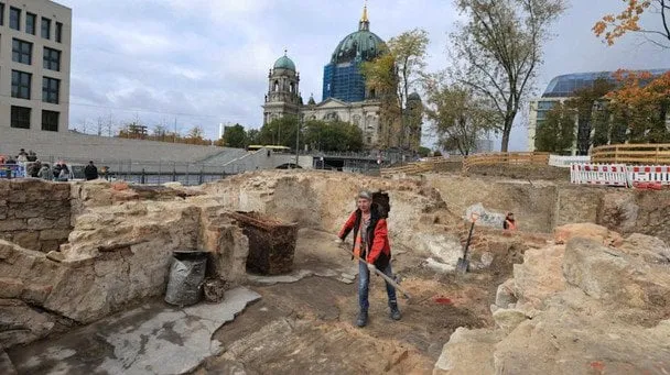 Археологи в Берліні виявили рештки будівель єврейських родин на Форумі Маркса й Енгельса