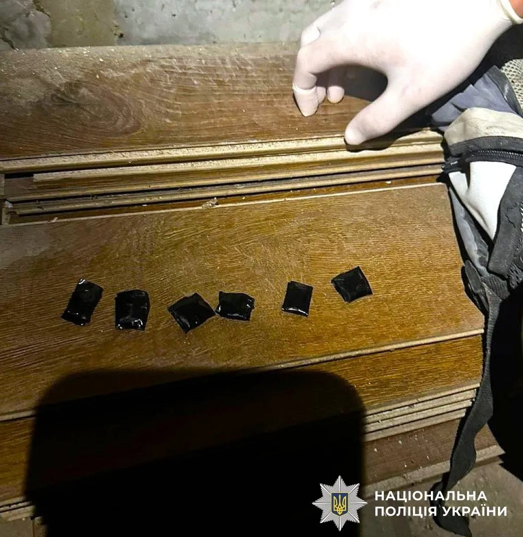 У Калуші затримали злочинну групу за вимагання коштів та збут психотропів
