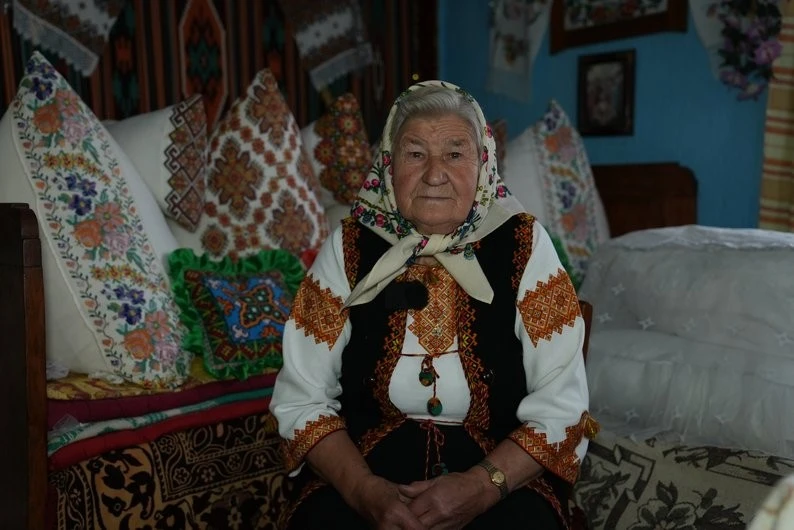 Сотні вишитих історій: як прикарпатка з Княждвора пронесла своє мистецтво через усе життя