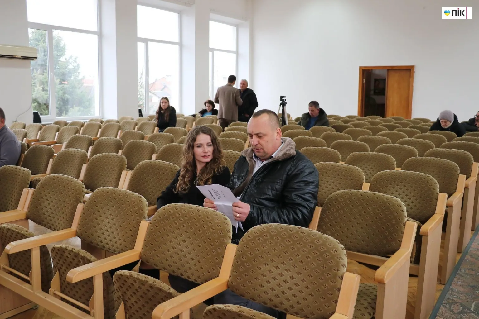 Тлумач: Сесія міської ради не відбулася через відсутність депутатів