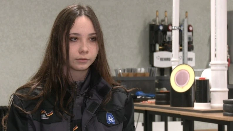 У Львові дівчата ламають стереотипи: як учениці профтеху опановують слюсарну справу і сантехніку