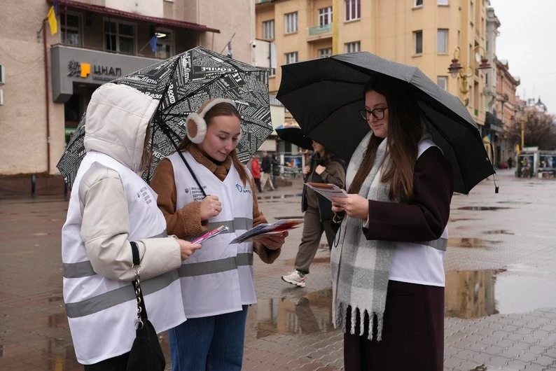 Безкоштовне тестування на ВІЛ/СНІД в Івано-Франківську: активісти та медики закликають перевірятися