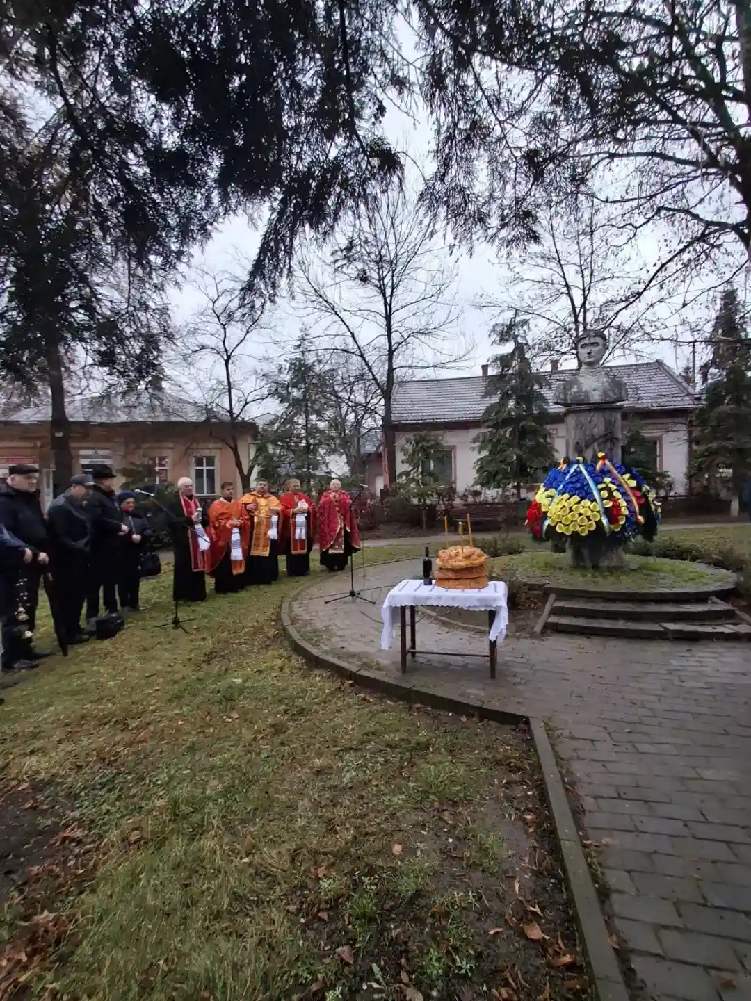 У Гура-Гуморулуй вшанували Ольгу Кобилянську у день її 162-річчя