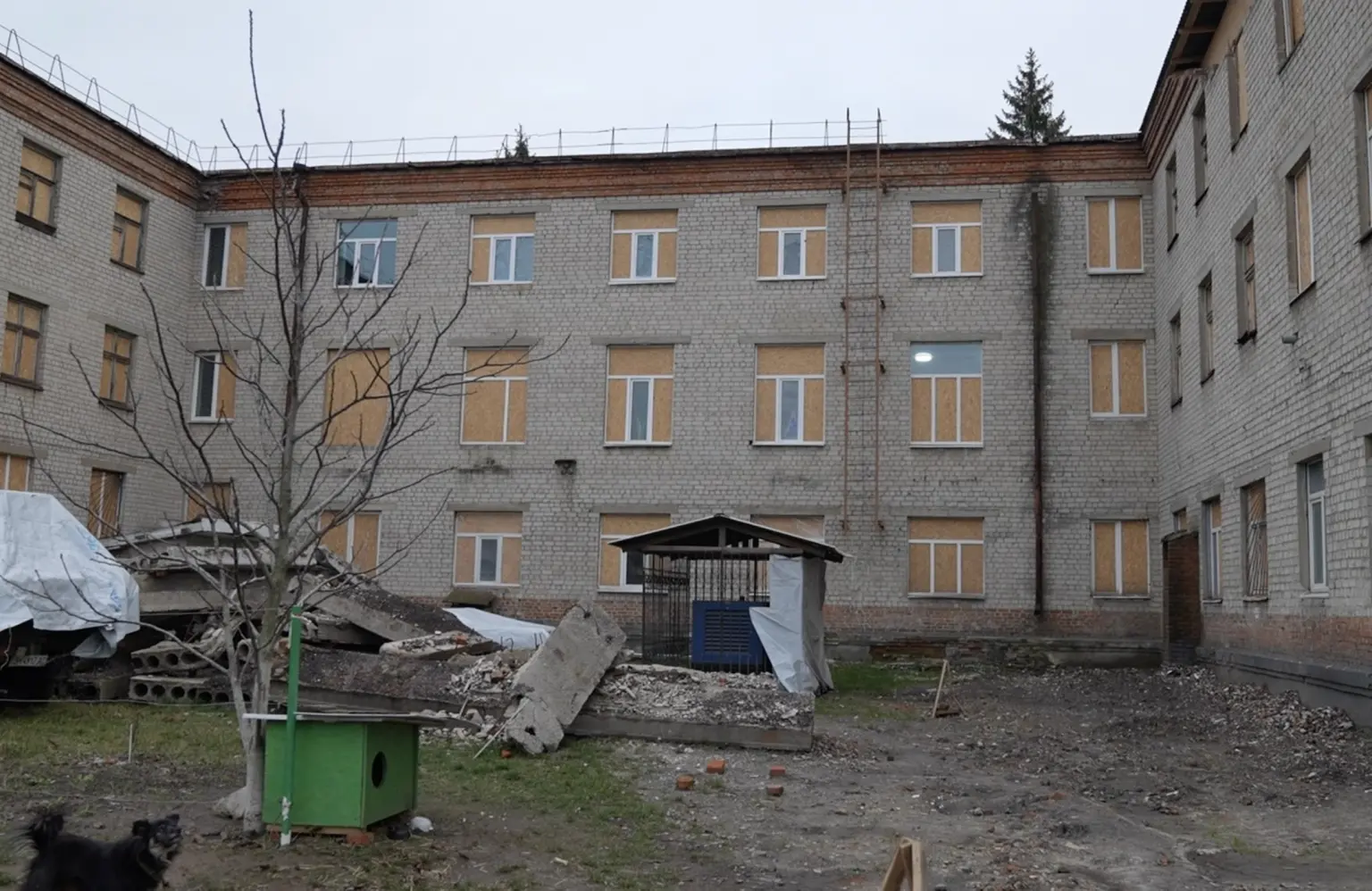 З подіумів Європи до майстерень під обстрілами: як сумські студенти говорять про війну мовою моди