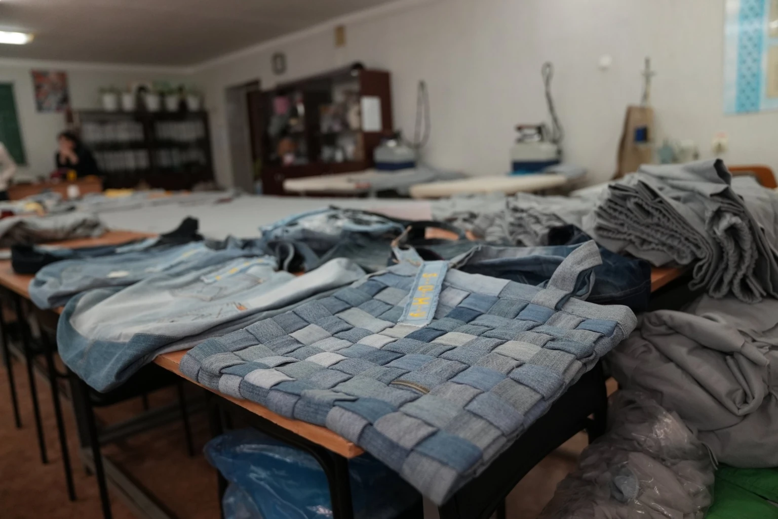 З подіумів Європи до майстерень під обстрілами: як сумські студенти говорять про війну мовою моди