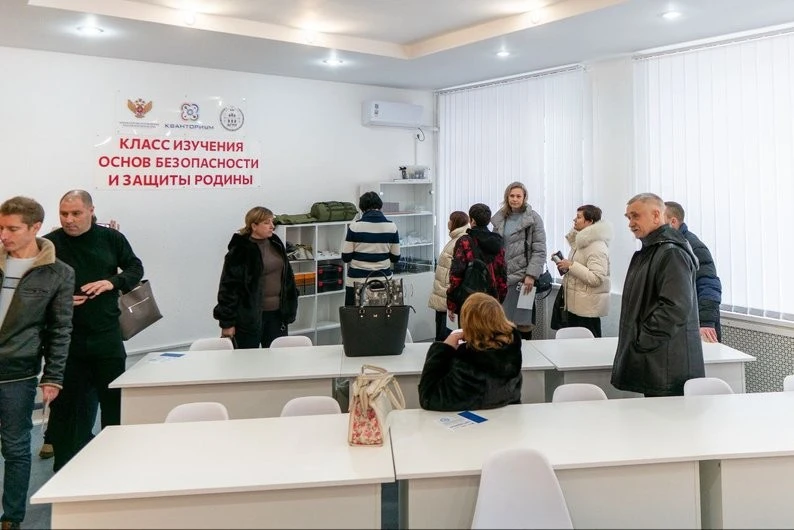 У Бердянську окупанти навчають педагогів мілітаризації шкільної освіти