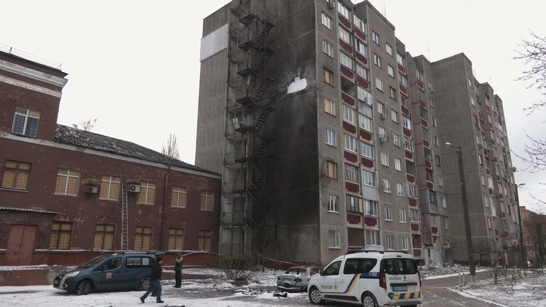 У Чернігові після атаки розпочали прибирання в коледжі