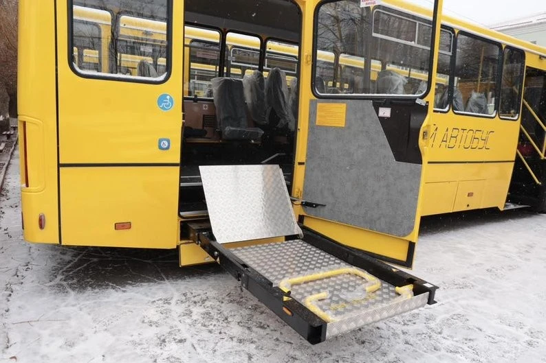 Інклюзивні шкільні автобуси підвезуть дітей Вінниччини без перепон