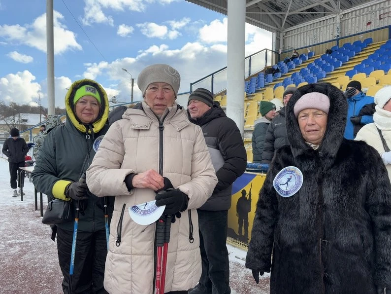 Зимовий забіг у Калуші: 140 учасників долали 2026 метрів заради ветеранів