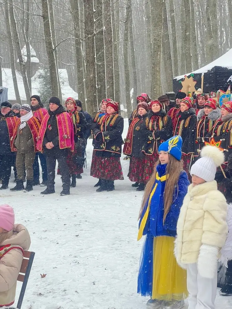 Різдвяна магія в Крилосі: фестиваль “Коляда в музеї” збирає сотні гостей