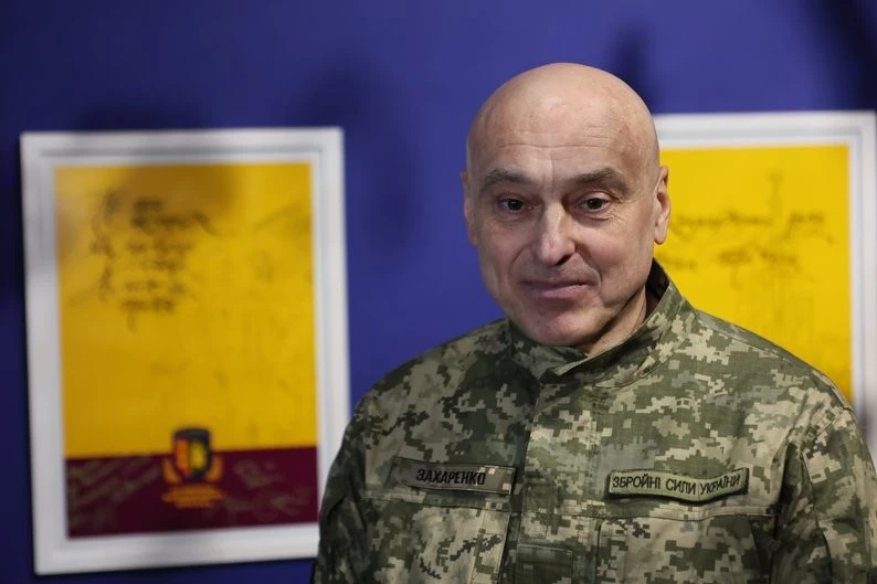 Мистецтво на варті війська: у Франківську презентували спільний проєкт Тітова та Бринського