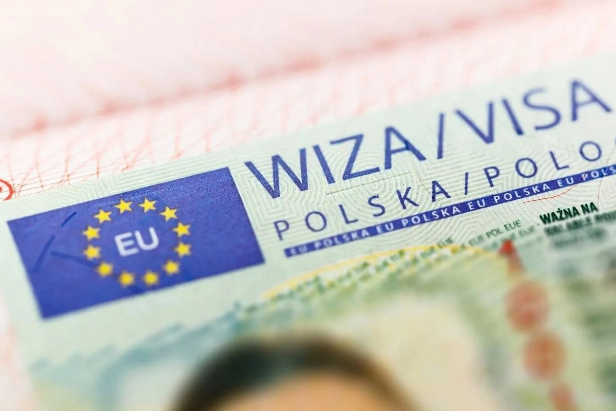 Отримання робочої візи в Польщу: від анкети до перетину кордону