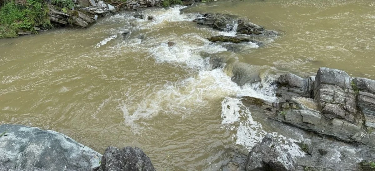 Небезпечний Прут та інші річки Коломийщини: як негода змінила водойми Прикарпаття