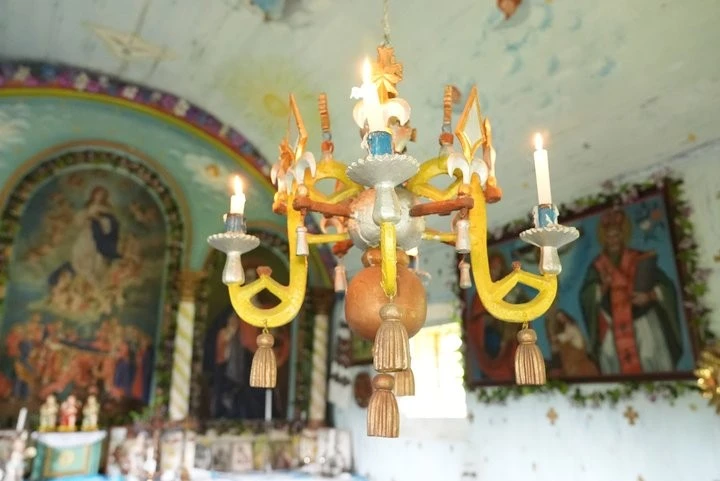 Таємниці дерев’яного храму на Прикарпатті: від схованки за іконостасом до вцілілих реліквій